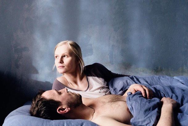 still / picture for Iz zavyazanymy ochyma